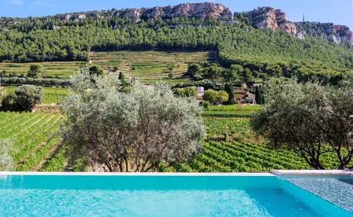 House in Peripherie, Cassis, France 1