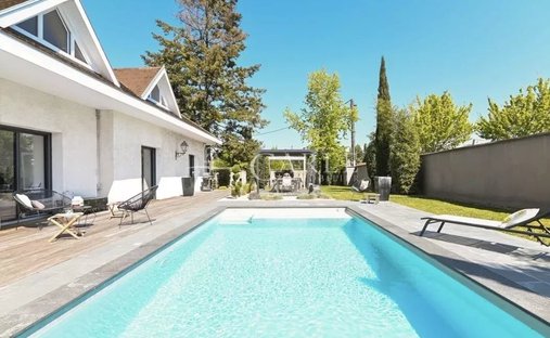 Villa in Oiselet la Grive, Bourgoin-Jallieu, France 1