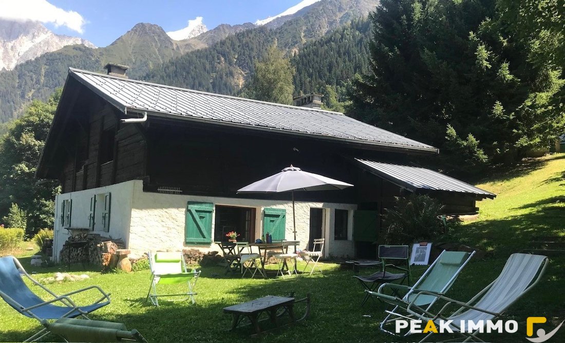 Chalet in Les Houches, Auvergne-Rhône-Alpes, France 1 - 17440612
