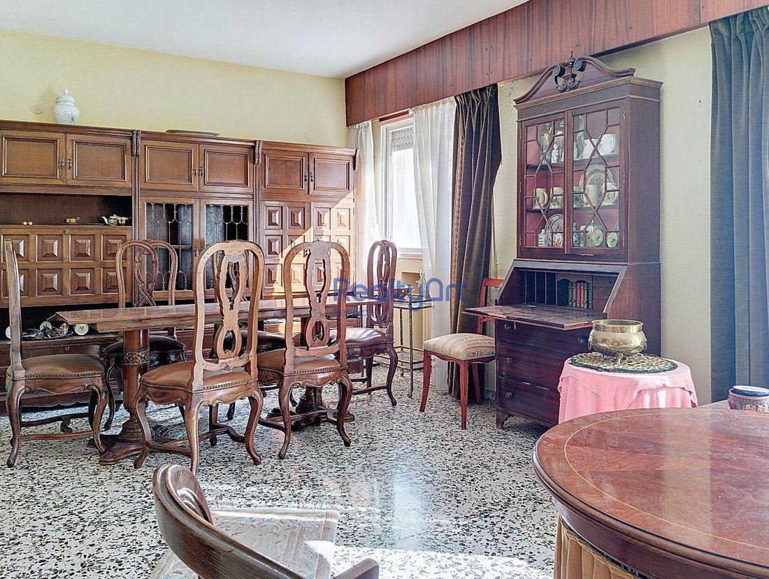 Apartment in Casco Antiguo, Seville, Spain 2 - 17440709