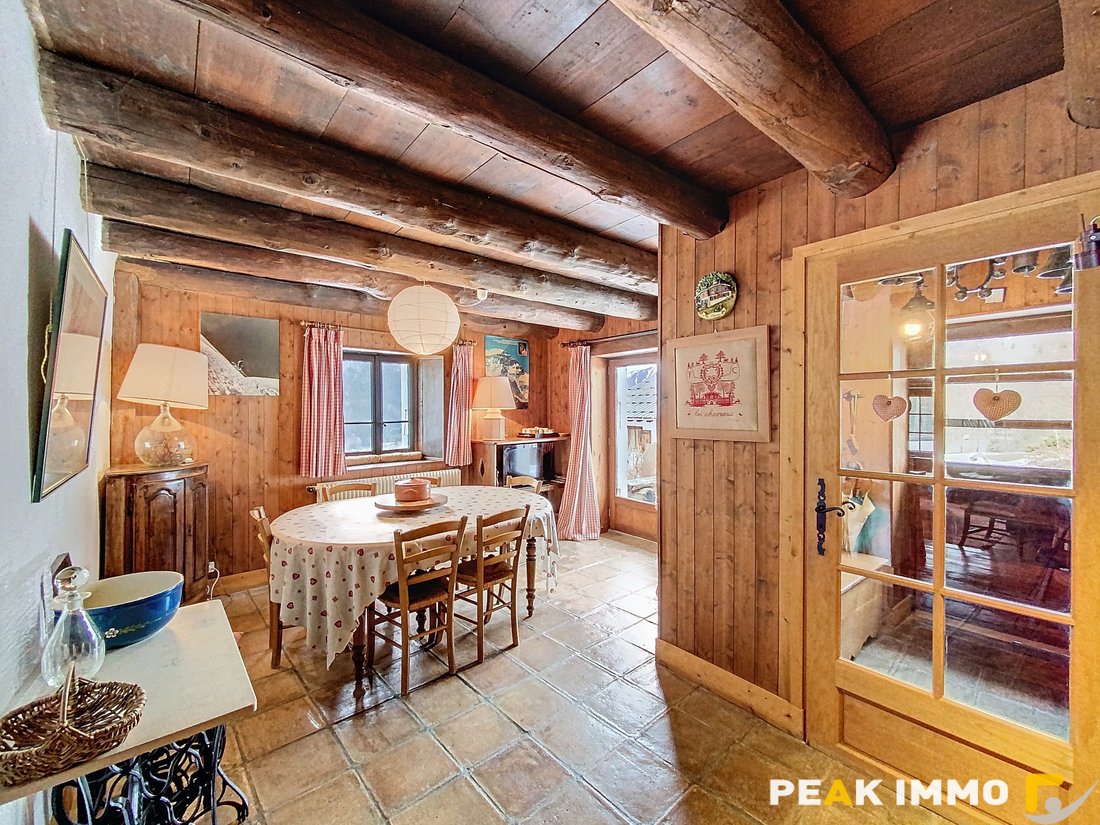 Chalet in Les Houches, Auvergne-Rhône-Alpes, France 3 - 17440612