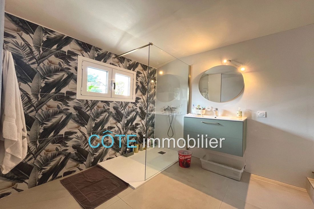 Villa in Les Cougoulins-Rastines, Antibes, France 5 - 17440644