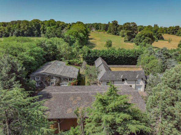 Estate in Montfort-l'Amaury, Ile-de-France, France 1 - 16099630