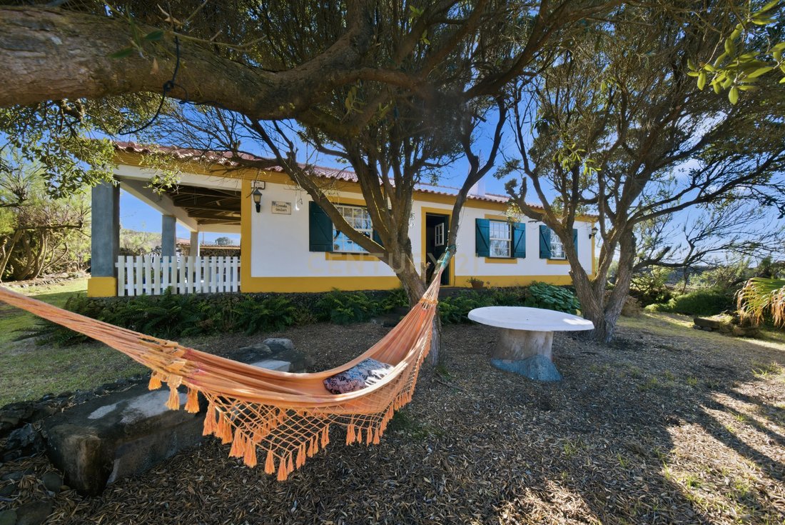 Villa in Biscoitos, Azores, Portugal 2 - 17438923
