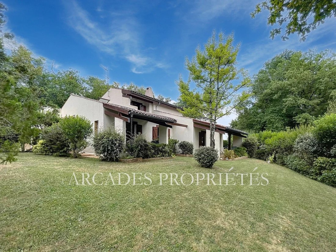 House in Saint-Sulpice-et-Cameyrac, Nouvelle-Aquitaine, France 2 - 17440909