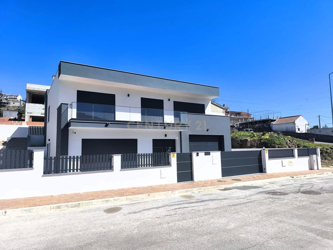 Villa in São João dos Montes, Lisbon, Portugal 1 - 17438937