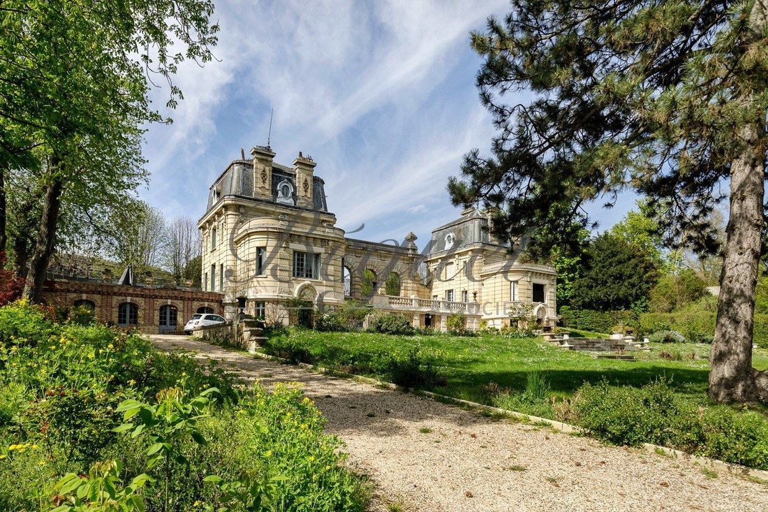 House in Les Coteaux de Seine, Louveciennes, France 3 - 16075257