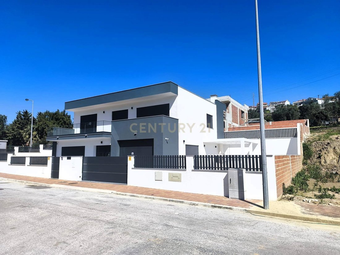Villa in São João dos Montes, Lisbon, Portugal 2 - 17438937