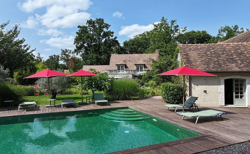 House in Mere, Ile-de-France, France 1