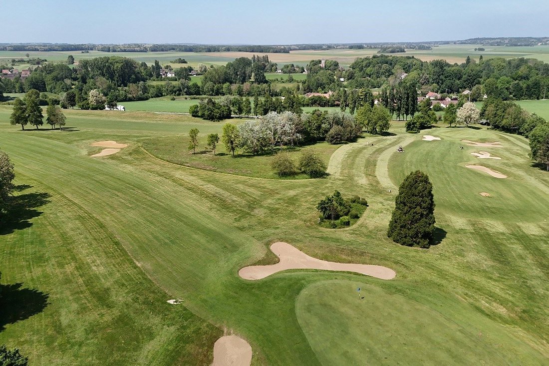 Estate in Thoury-Ferottes, Ile-de-France, France 4 - 16075252