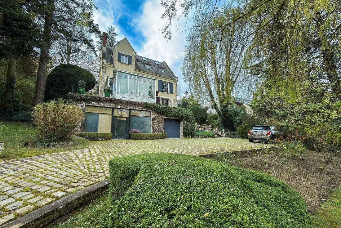House in Marly-le-Roi, Ile-de-France, France 1 - 17131405