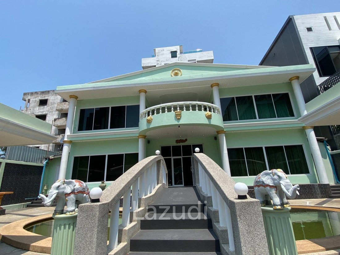 Modern Rooftop Pool Villa at Pratumnak Hill
