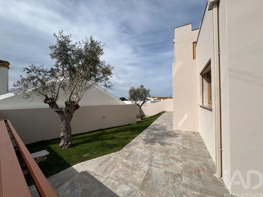 Townhouse in Silveira, Lisbon, Portugal 3 - 16325950