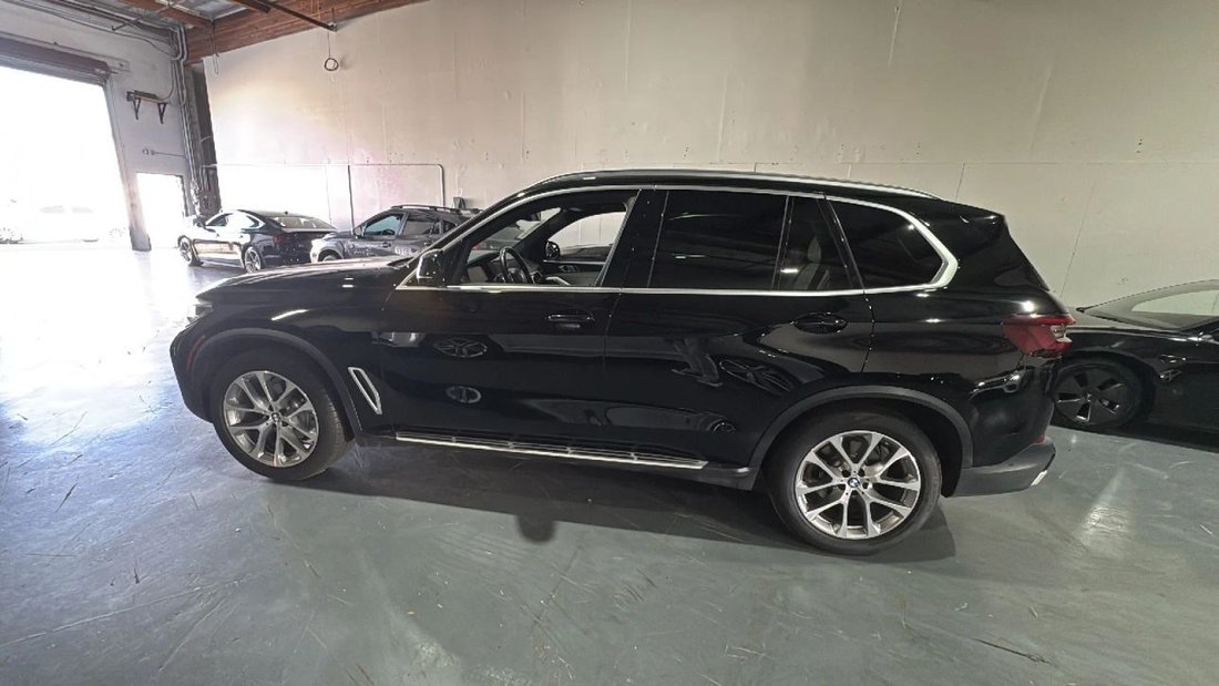 Suv in Placentia, CA, United States 5 - 17441555