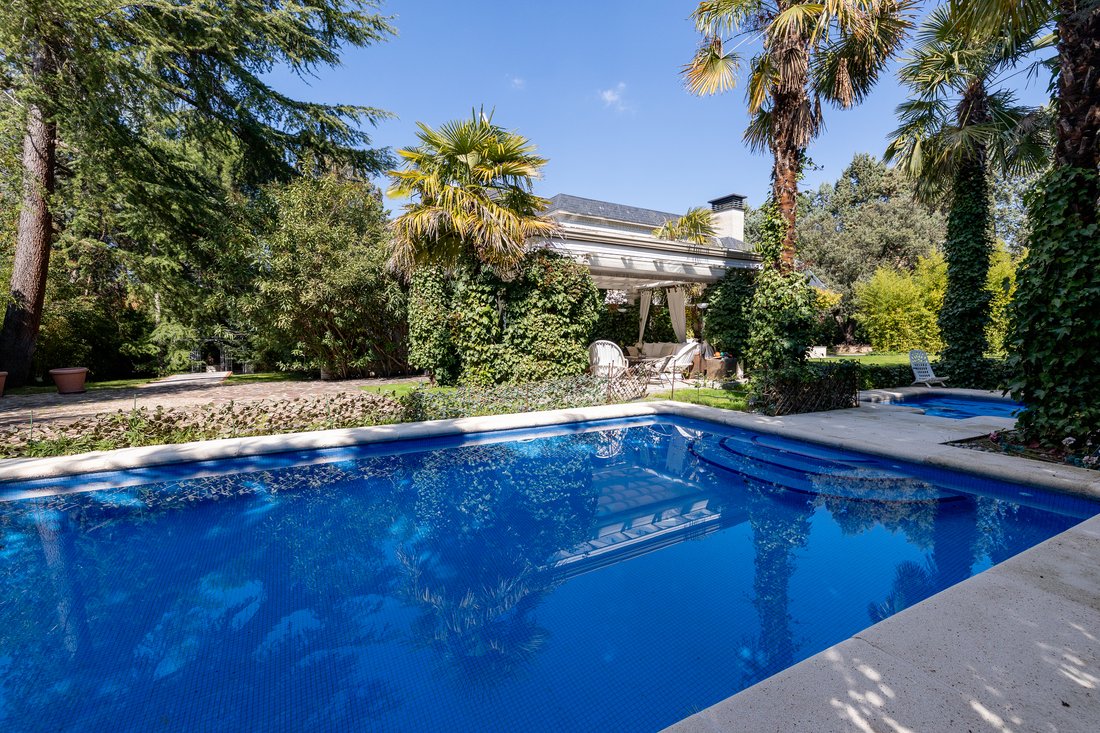Villa in La Moraleja, Alcobendas, Comunidad de Madrid 2 - 17444530