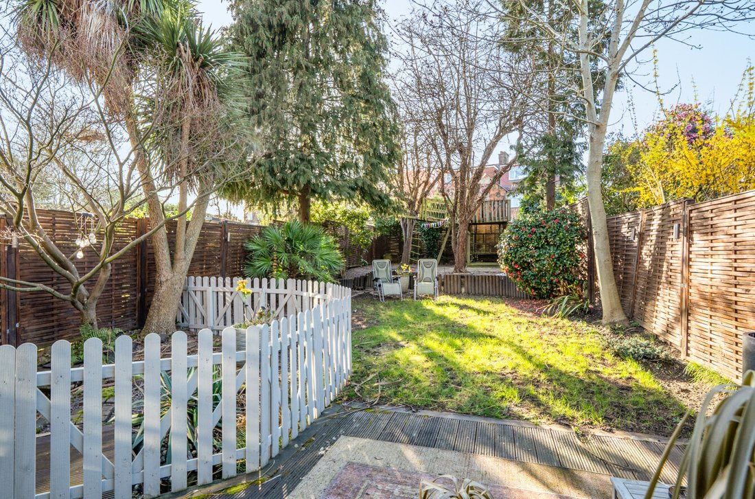 House in Barnet, England 5 - 17442545