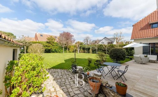 Château Saint Nom La Bretèche 1074.0 Sqm 10 Bedrooms