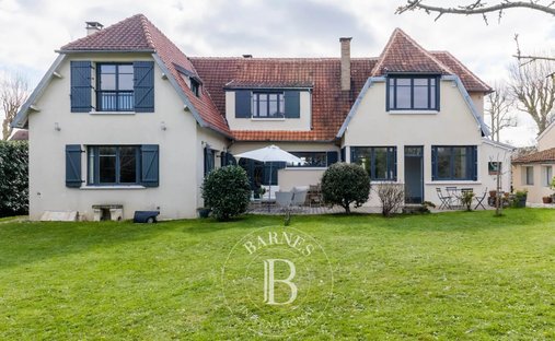 Château Saint Nom La Bretèche 1074.0 Sqm 10 Bedrooms