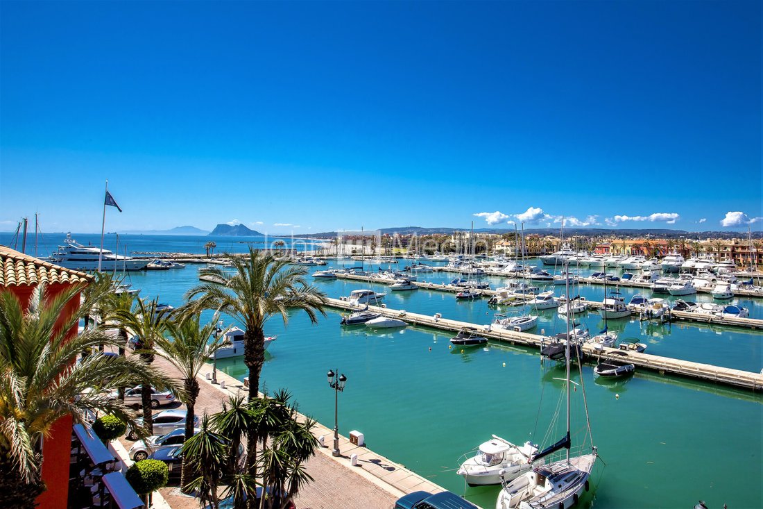 Apartment in Sotogrande, San Roque, Andalusia 3 - 17442557