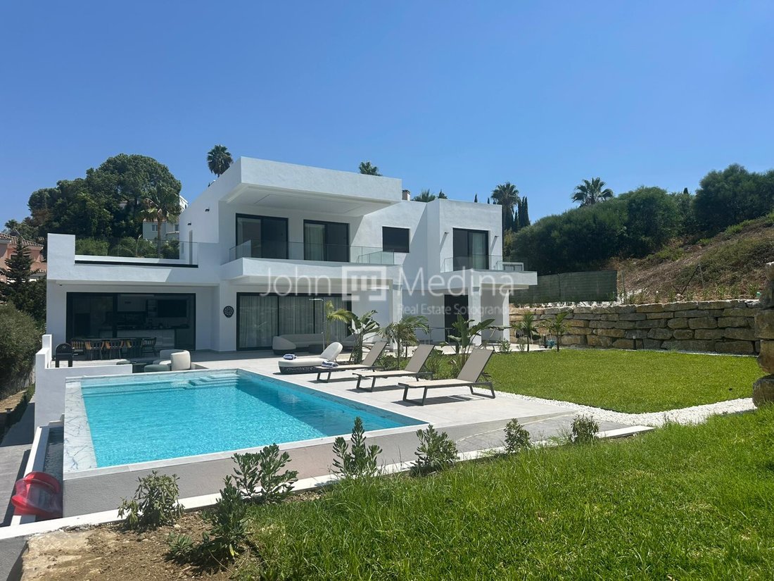 Villa in Sotogrande, San Roque, Andalusia 1 - 17443501