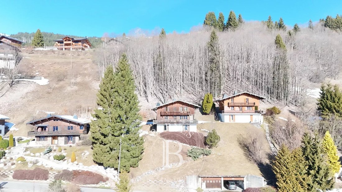 Chalet in Les Gets, Auvergne-Rhône-Alpes, France 4 - 17285476