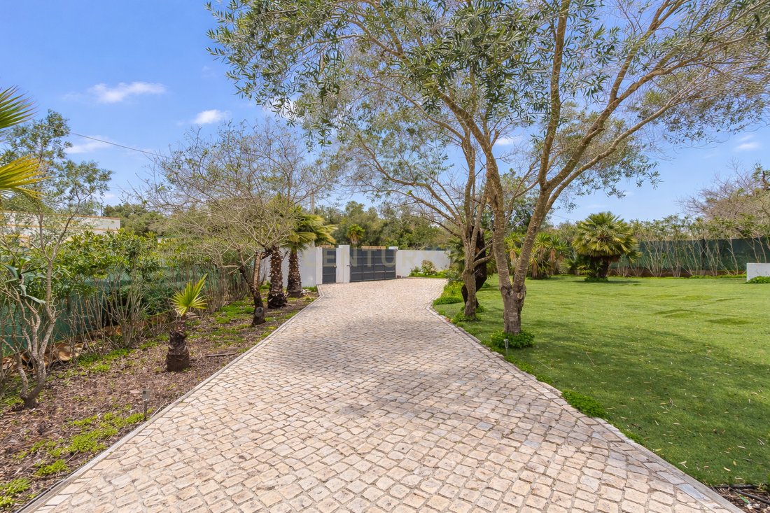 Villa in Quelfes, Algarve, Portugal 2 - 17135805