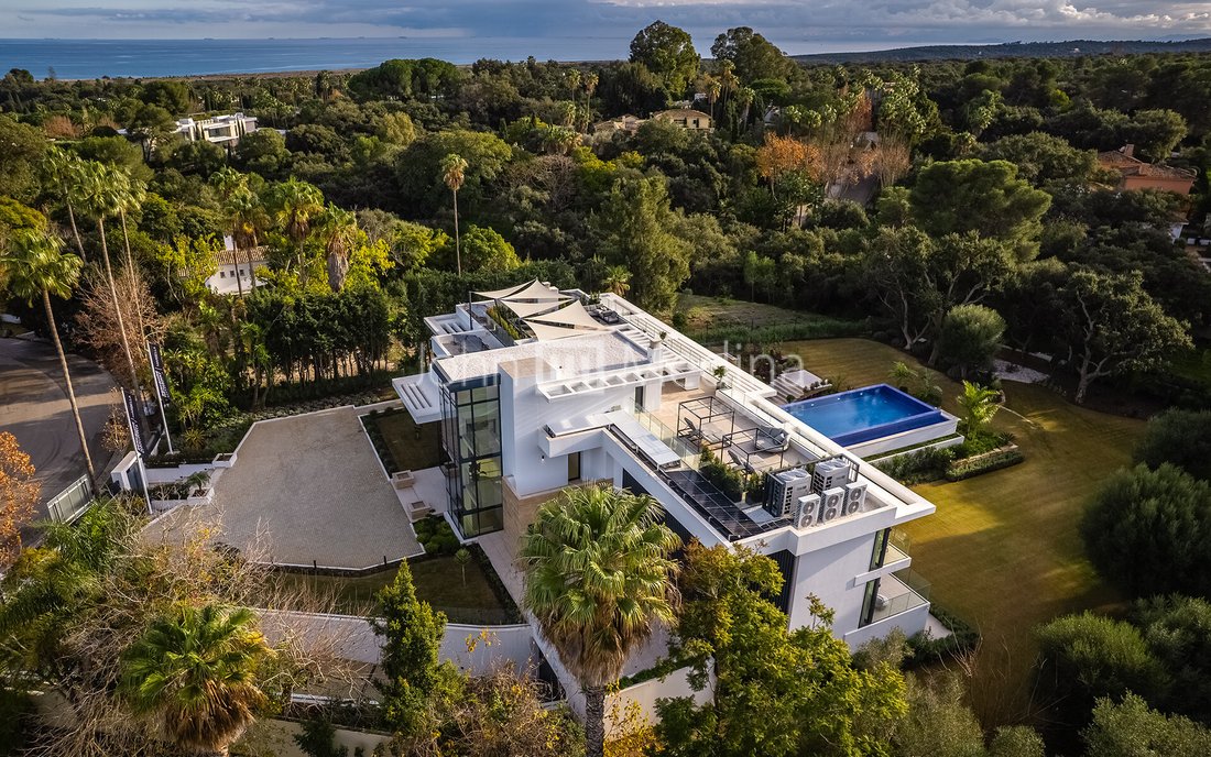 Villa in Sotogrande, San Roque, Andalusia 1 - 17443536