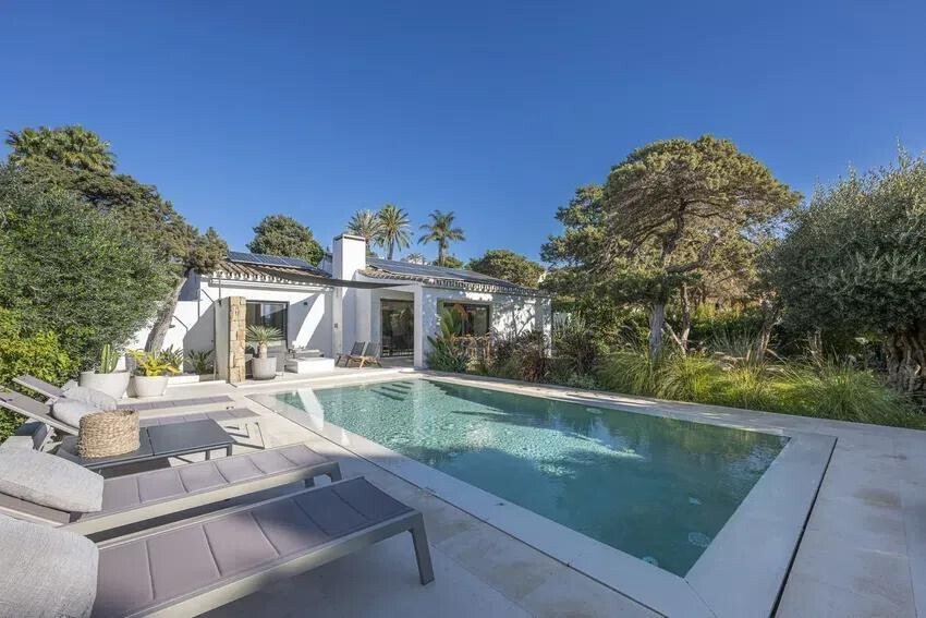 Villa in Elviria-Cabopino, Marbella, Spain 1 - 17443552