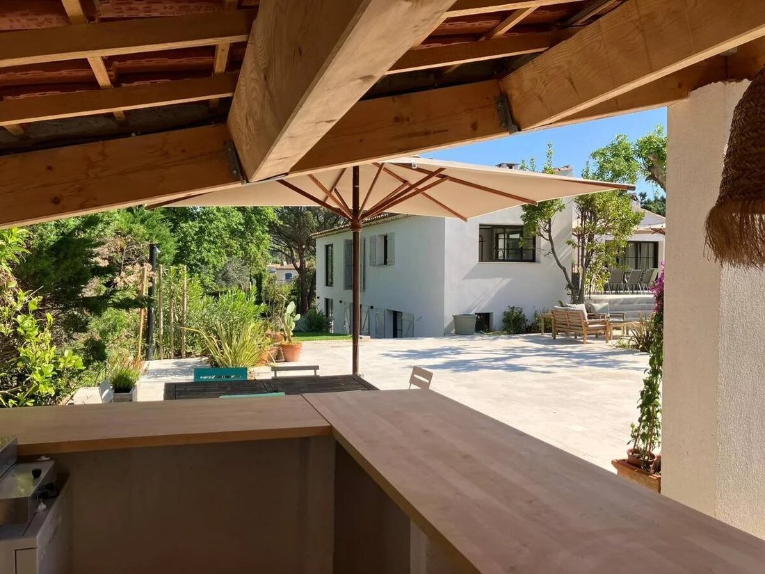 Villa in La Môle, Provence-Alpes-Côte d'Azur, France 4 - 17444775