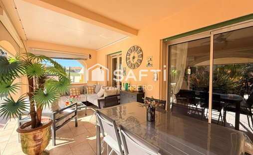 House in Les Platanes, Perpignan, France 1