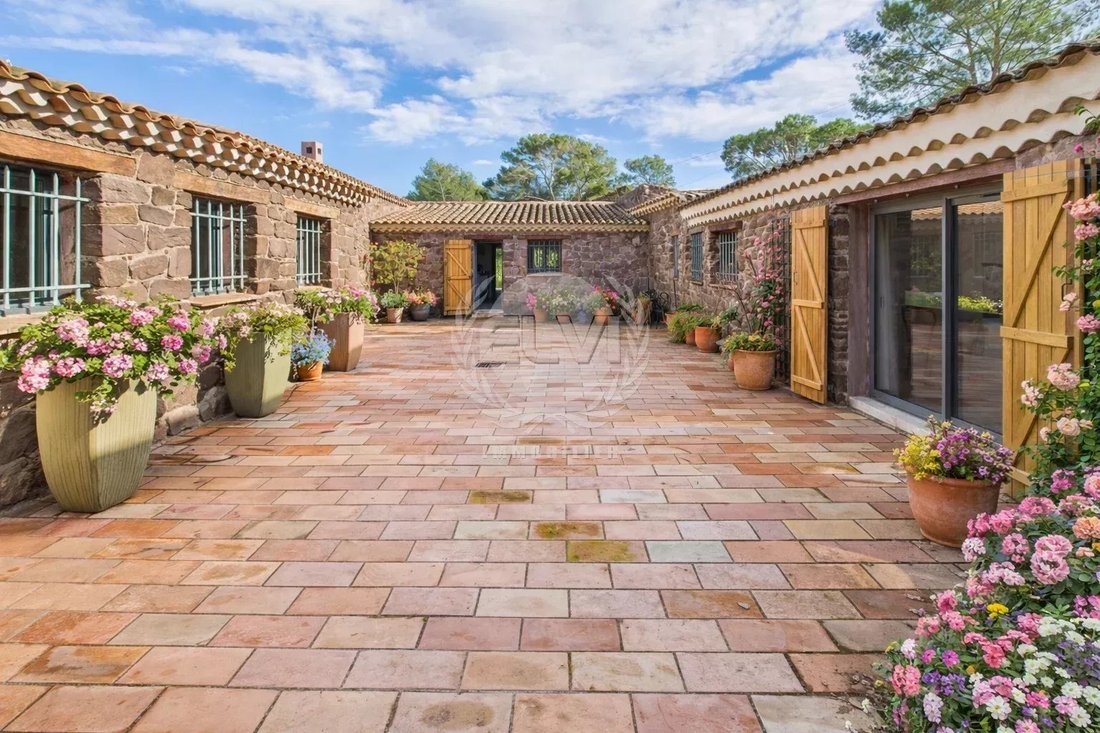Villa in La Bouverie, Roquebrune-sur-Argens, France 5 - 17444376