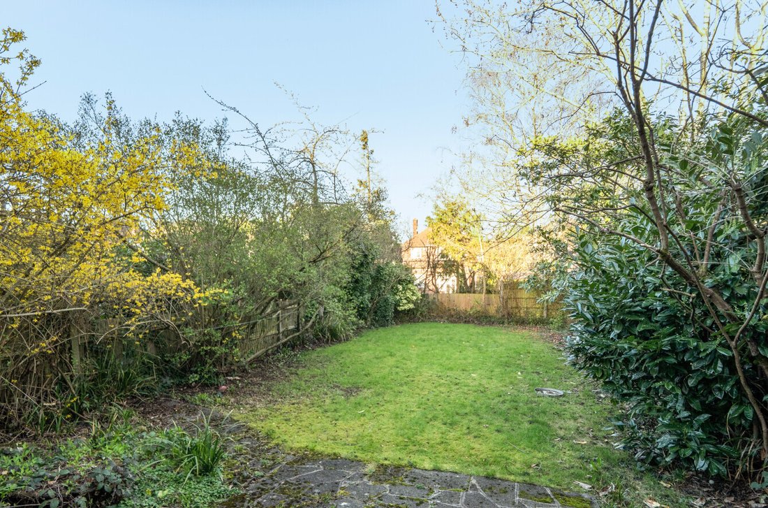 House in Barnet, England 5 - 17442524