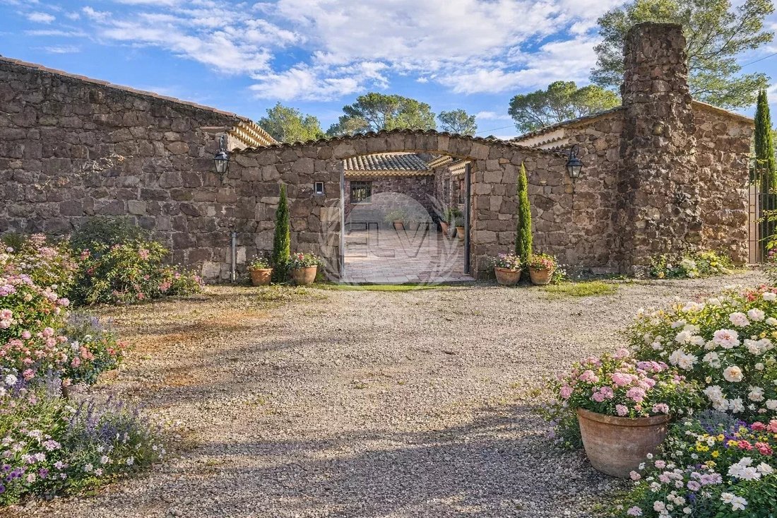 Villa in La Bouverie, Roquebrune-sur-Argens, France 4 - 17444376