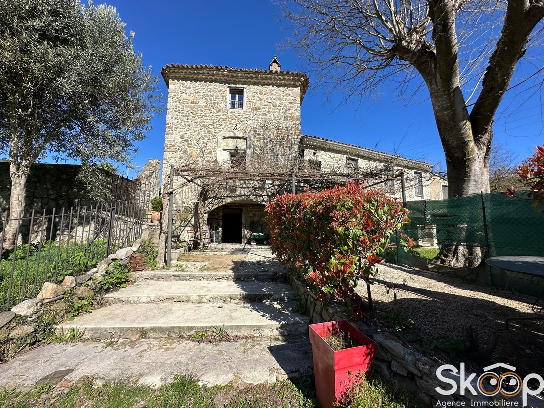 Estate in Saint-Hippolyte-du-Fort, Occitania, France 3 - 17444055