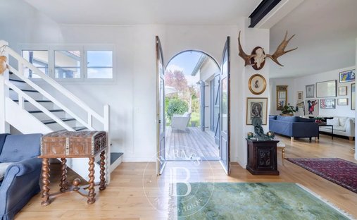 Château Saint Nom La Bretèche 1074.0 Sqm 10 Bedrooms