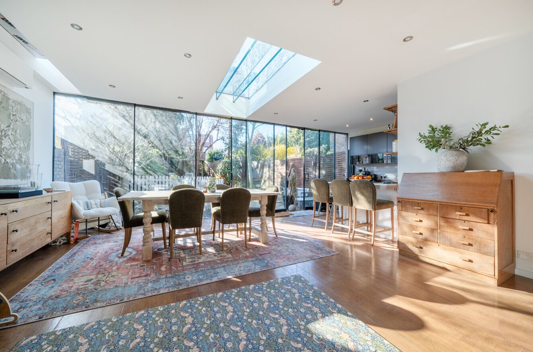 House in Barnet, England 4 - 17442545