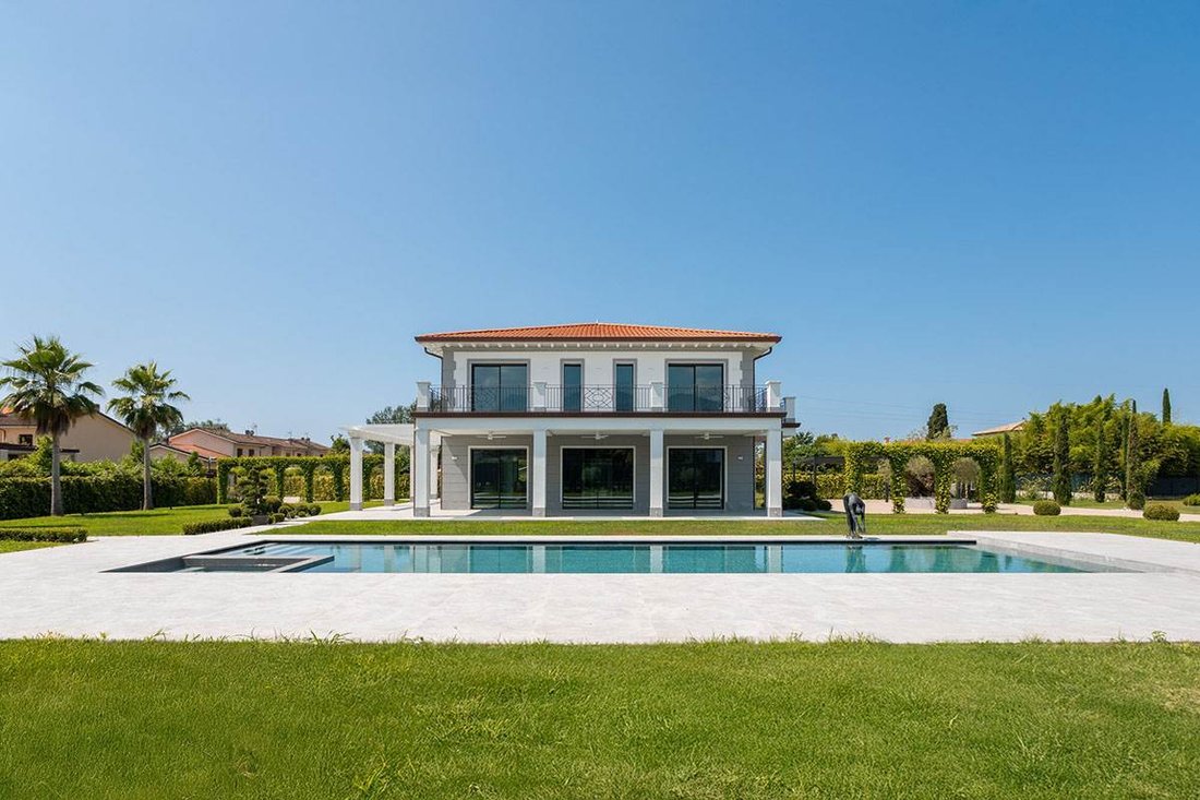 Villa in Seravezza, Tuscany, Italy 4 - 17446738