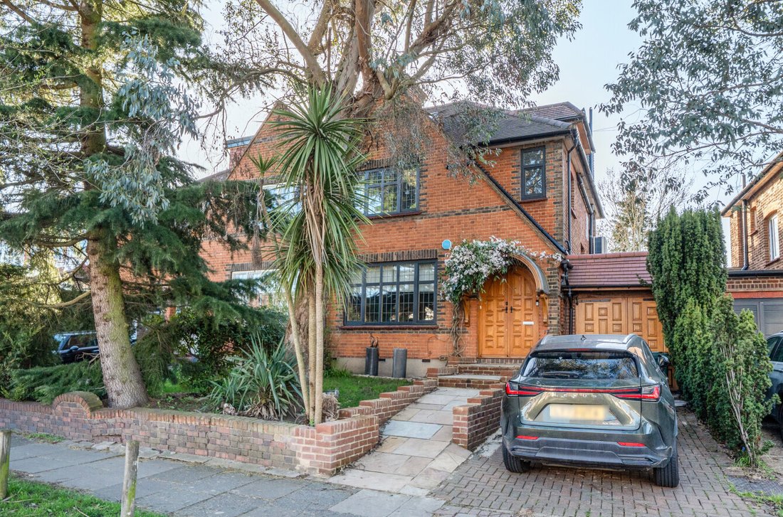 House in Barnet, England 1 - 17442545