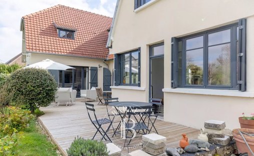 Château Saint Nom La Bretèche 1074.0 Sqm 10 Bedrooms