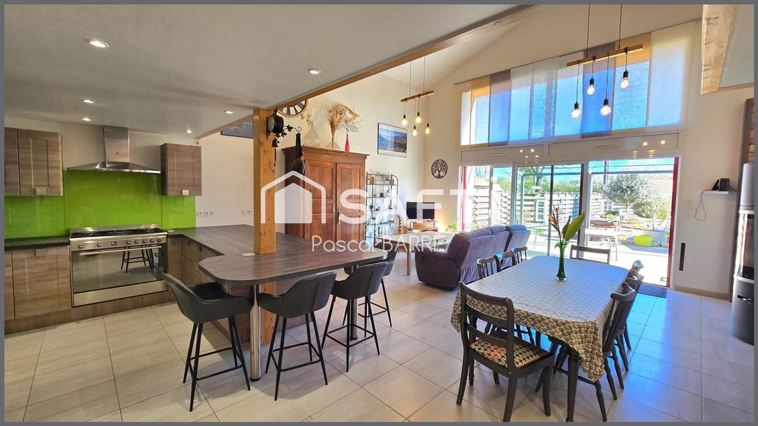 House in Saint-Mathurin, Pays de la Loire, France 2 - 17445466