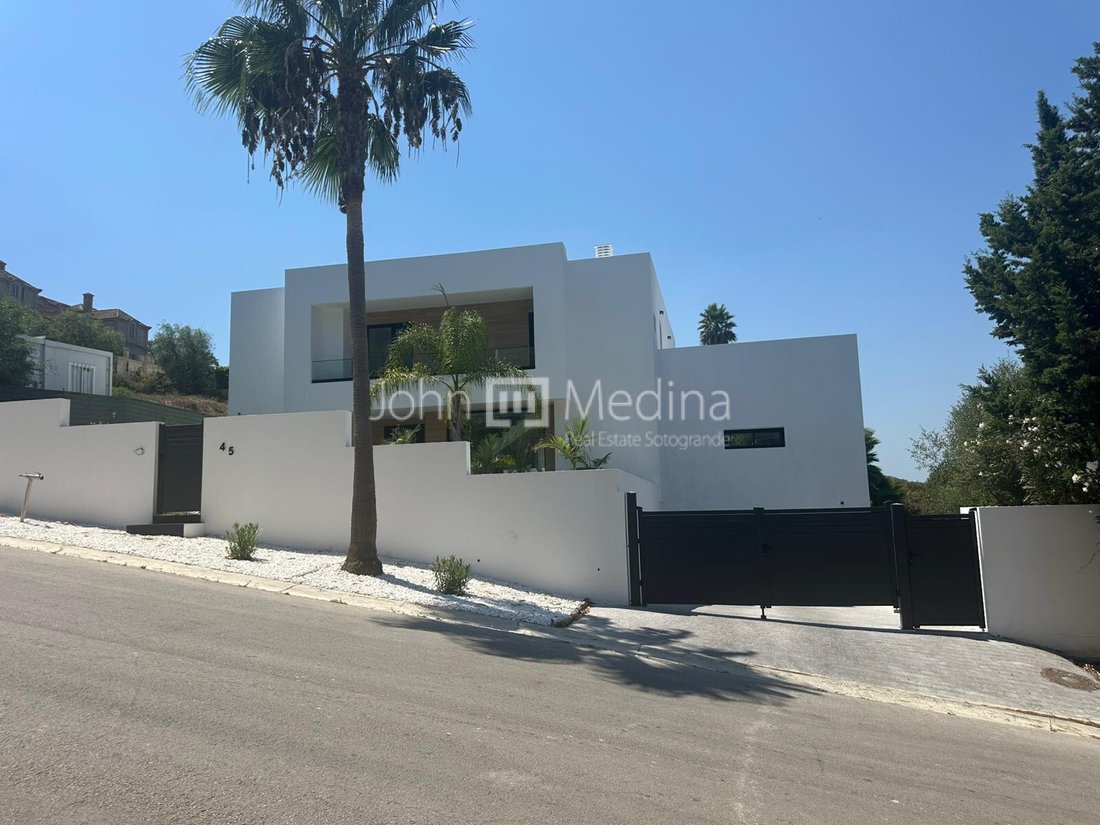 Villa in Sotogrande, San Roque, Andalusia 3 - 17443501
