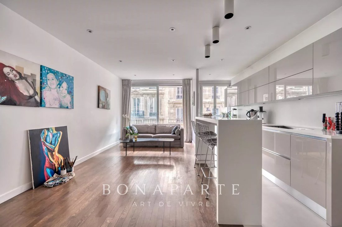 Apartment in Triangle d'Or, Paris 8e Arrondissement, Paris 4 - 17444835