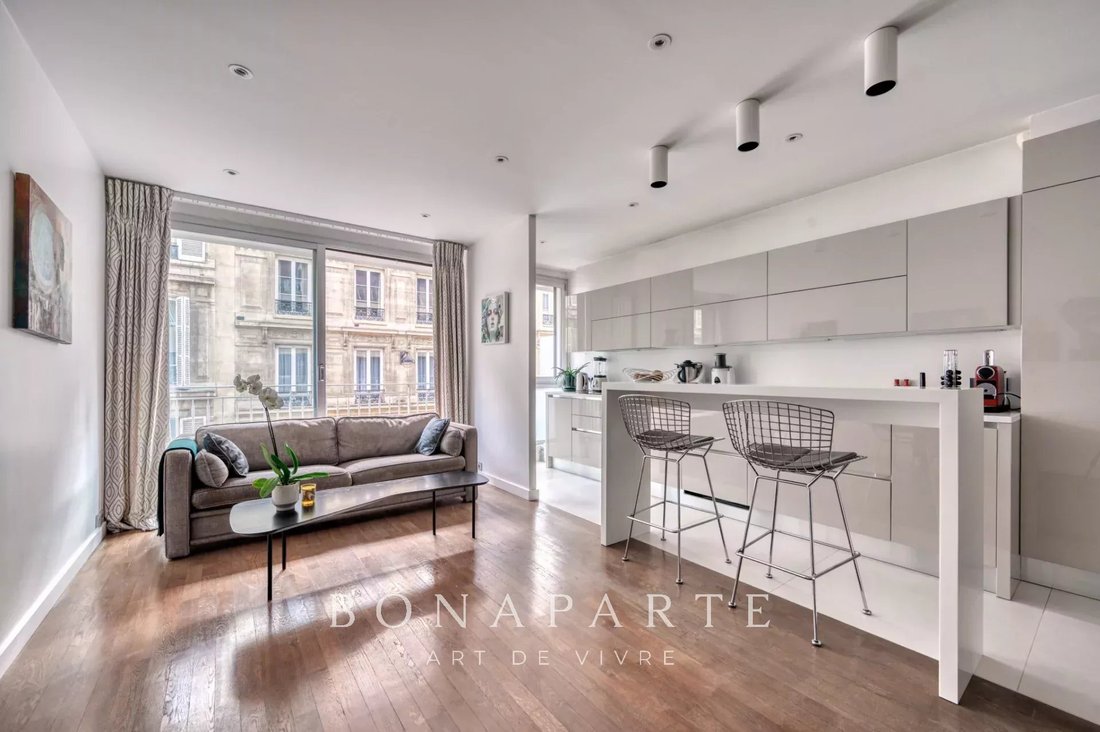 Apartment in Triangle d'Or, Paris 8e Arrondissement, Paris 2 - 17444835