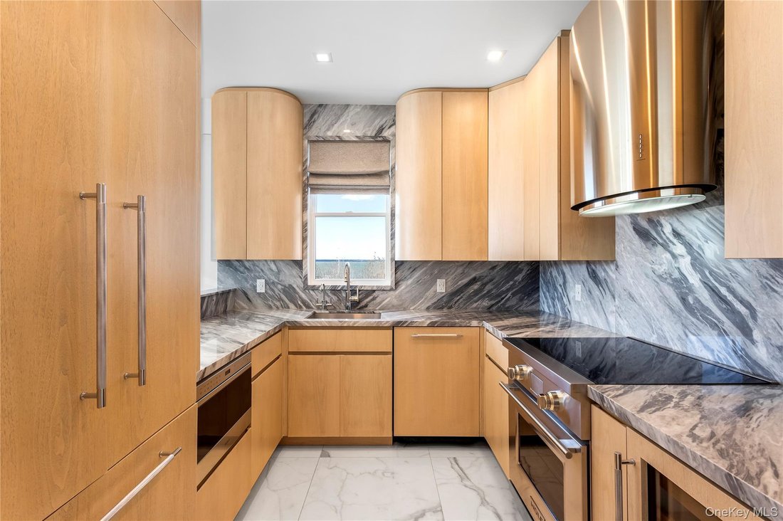 Condo in Westhampton, New York, United States 5 - 17446244