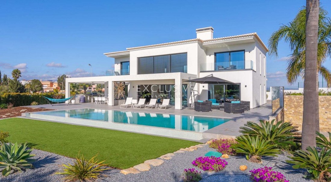 Villa in Carvoeiro, Algarve, Portugal 1 - 15065356