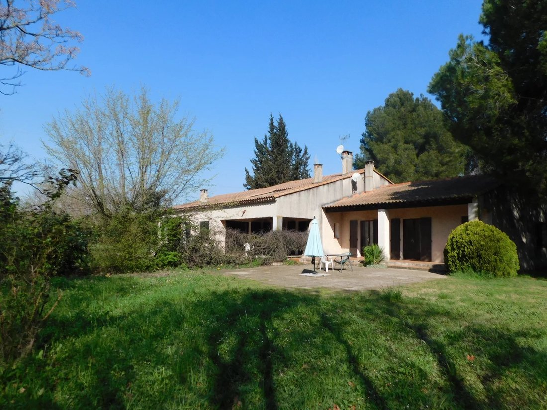 Villa in Arles, Provence-Alpes-Côte d'Azur, France 1 - 17444583