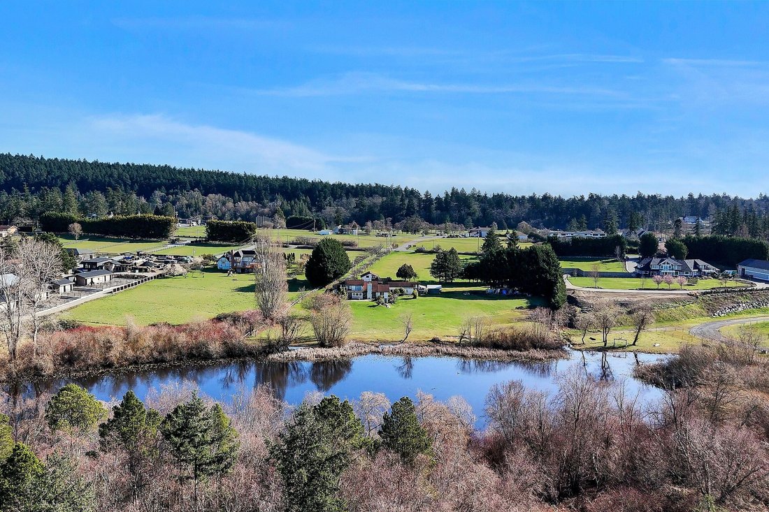 House in Saanich, British Columbia, Canada 5 - 17446574