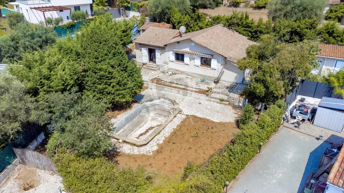 Villa in Mougins, Provence-Alpes-Côte d'Azur, France 1 - 13416521