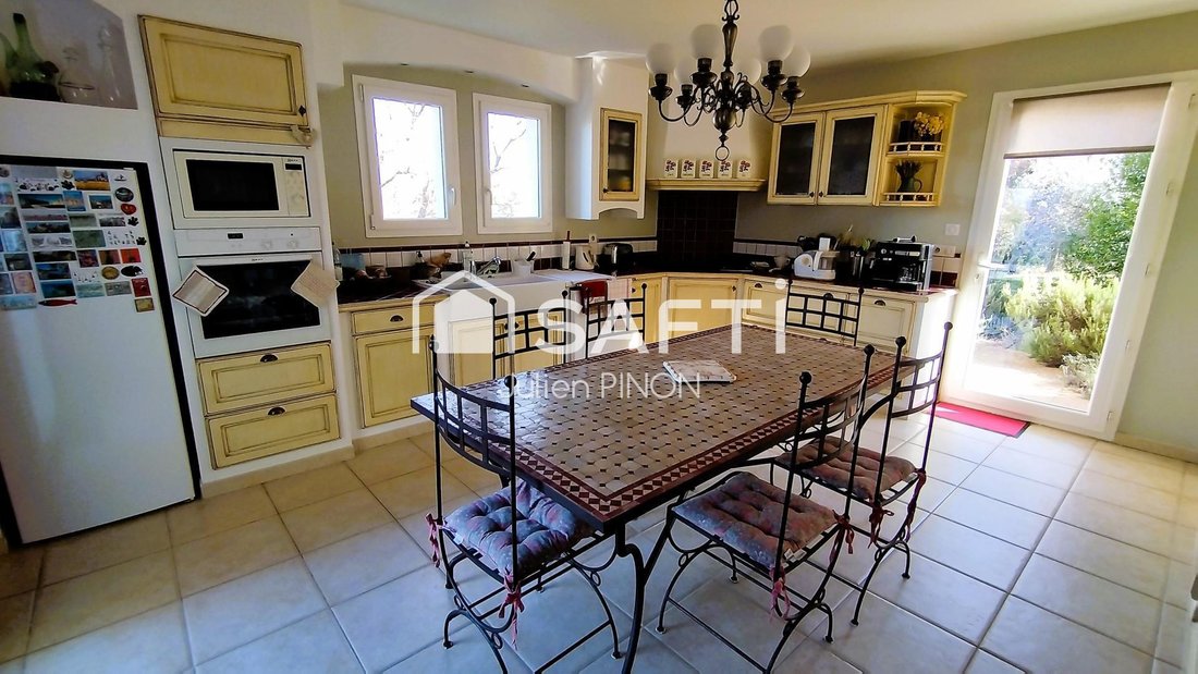 House in Apt, Provence-Alpes-Côte d'Azur, France 4 - 17445496