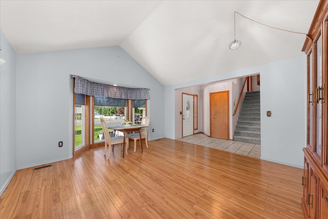 House in Nine Mile Falls, Washington, United States 5 - 17444333